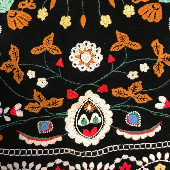 Embroidered Zara skirt - Picture 3 of 3
